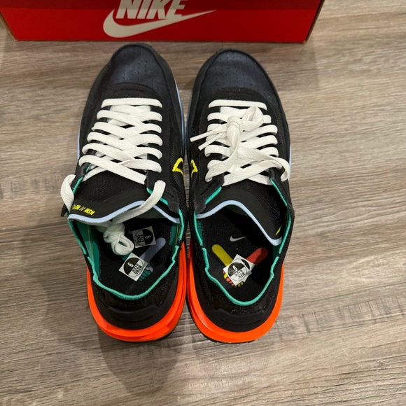 Nike Waffle One Black Yellow Jaune Strike Athletic Sneakers - Picture 5 of 13